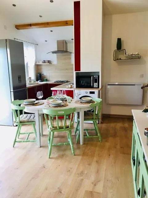 Holiday home Cottage Combet Gite Climatise Avec Jacuzzi Marsanne